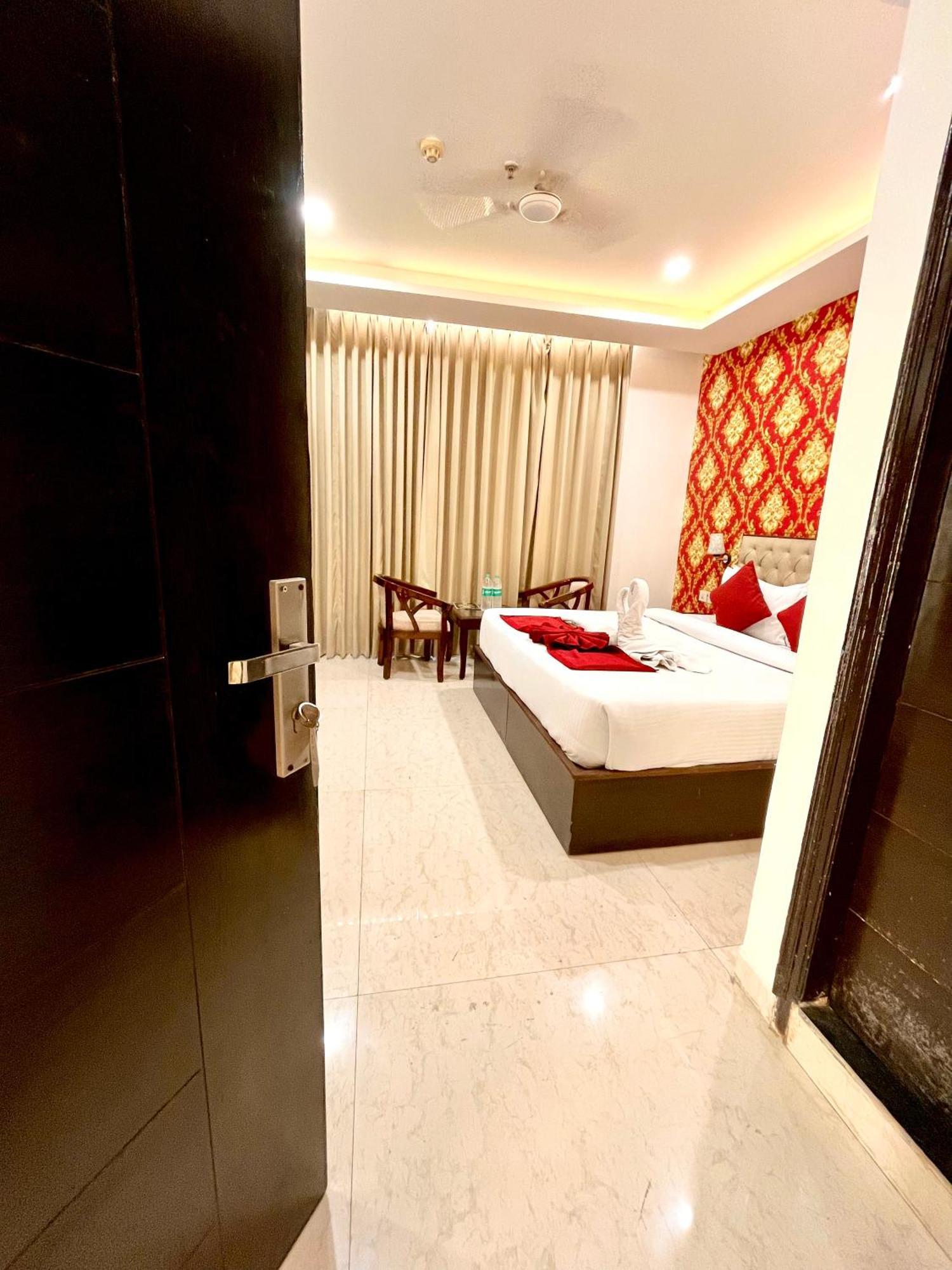 Hotel Northview Park By Lycoris !! Top Rated & Most Awarded Property In Tricity Zirakpur Экстерьер фото