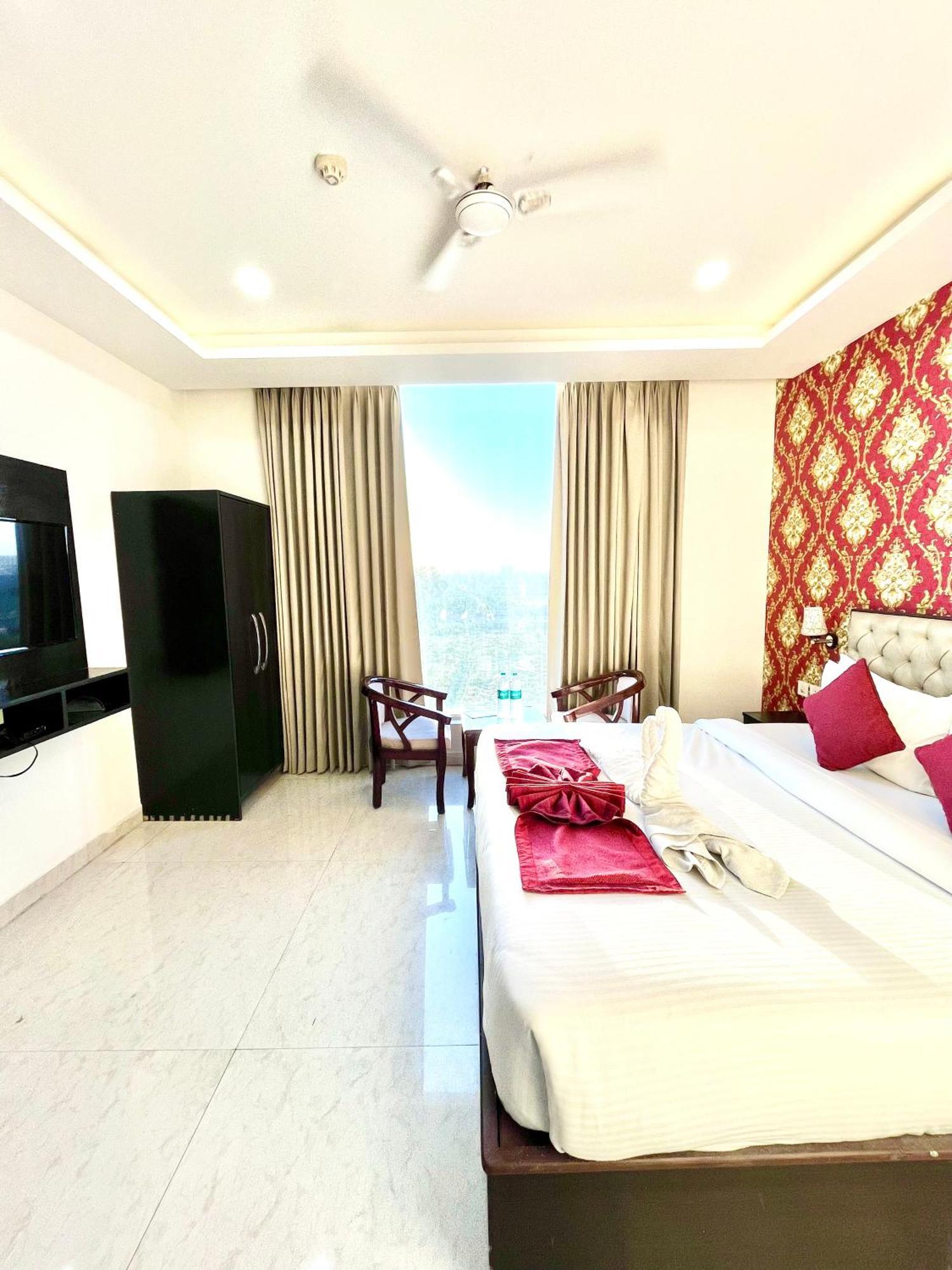 Hotel Northview Park By Lycoris !! Top Rated & Most Awarded Property In Tricity Zirakpur Экстерьер фото