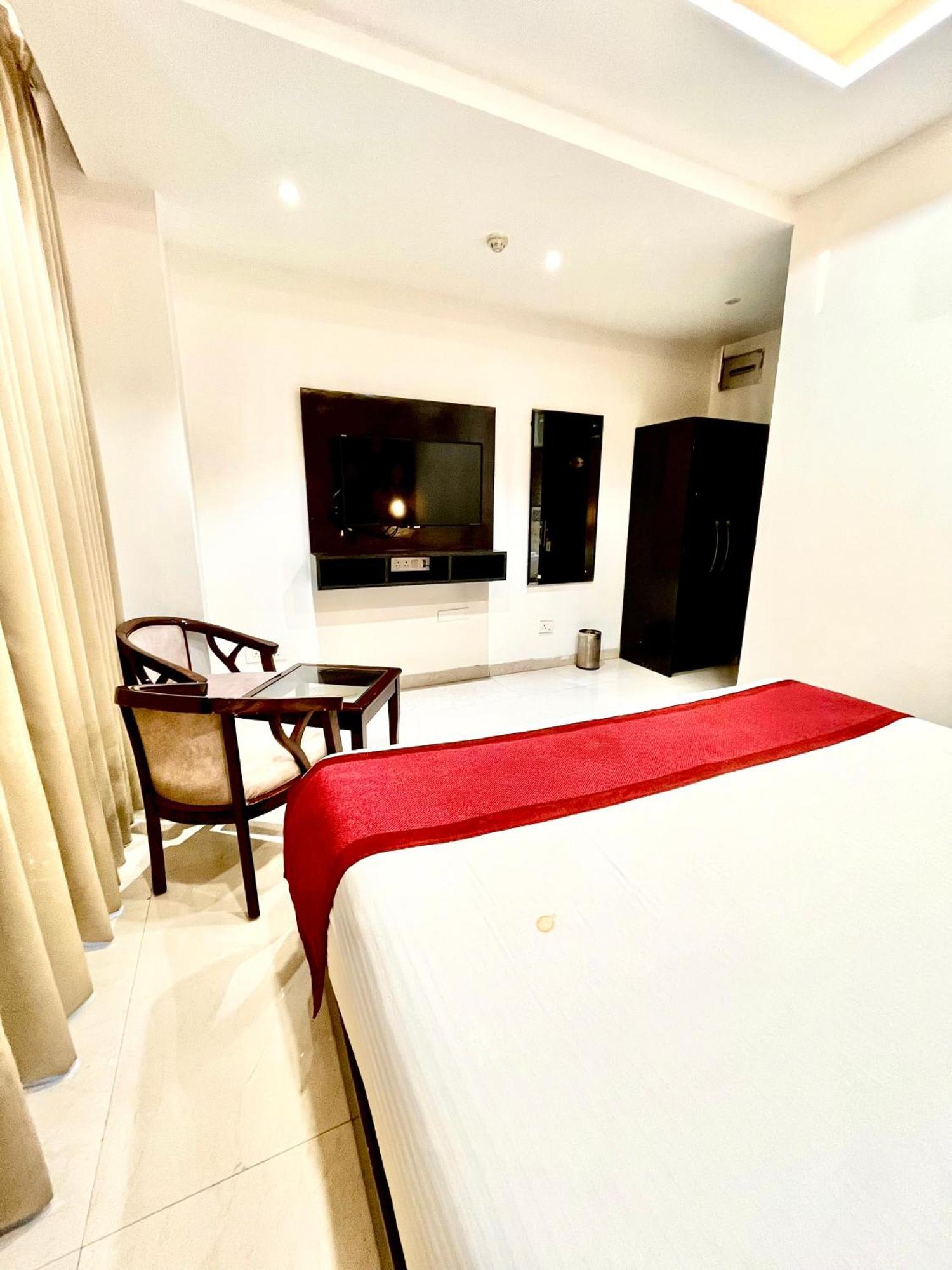 Hotel Northview Park By Lycoris !! Top Rated & Most Awarded Property In Tricity Zirakpur Экстерьер фото
